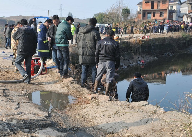 24校车事故幼儿园爆炸江西贵溪滨江生态小区鹰潭市委书记缪兵江西现代