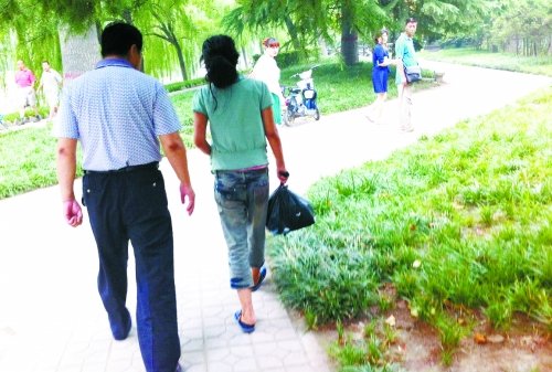 郑州街头讲英语流浪<em>女系</em>海归 曾在北京媒体工
