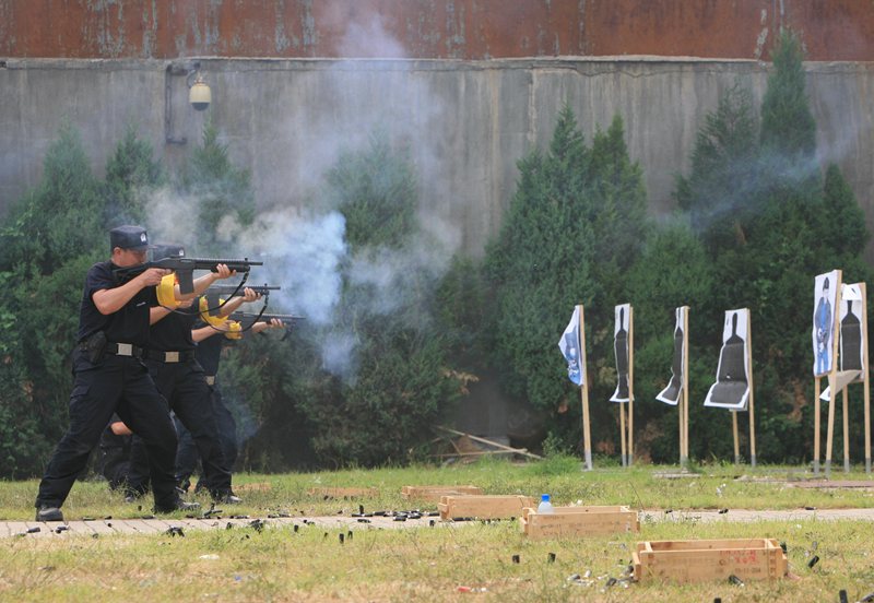 北京警方:武装巡逻警训练1秒开枪