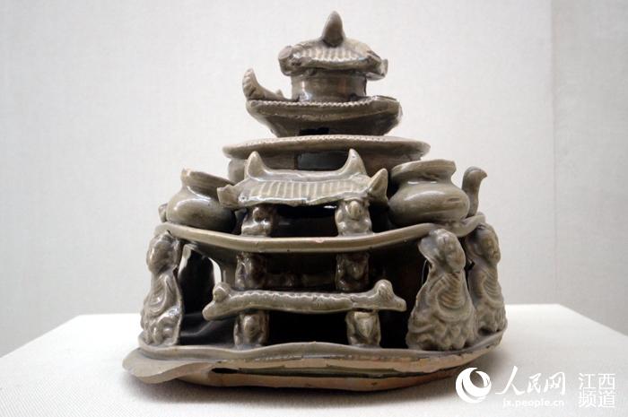景德镇陶瓷馆:收藏不同历史时期陶瓷3万余件