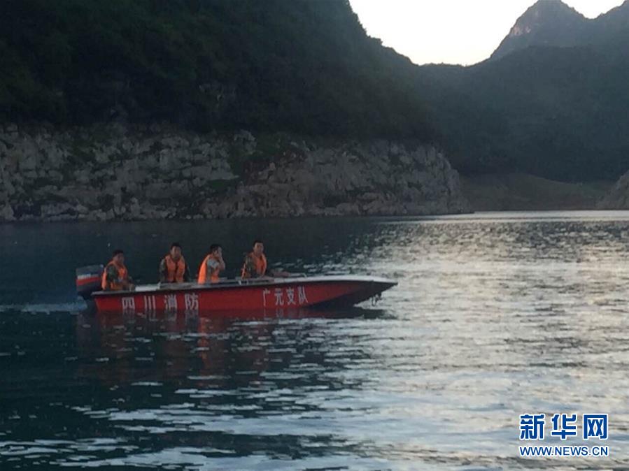 广元翻船事故:18人名单确认 14人失踪1人死亡
