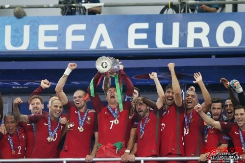 葡萄牙夺得欧洲杯冠军 纪念小型张旋即面世