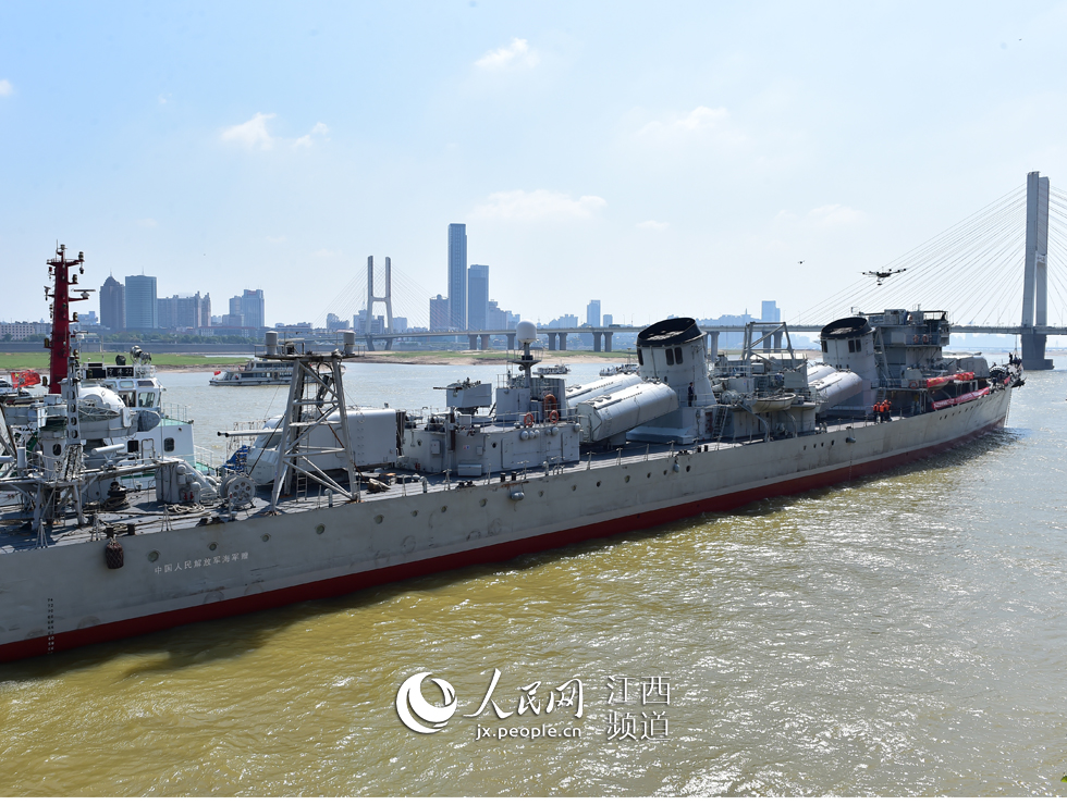 途经6个省市，跨越近2000公里的南昌舰正式抵达南昌。