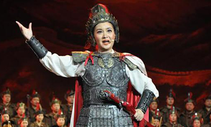 大型中國歌劇《木蘭詩篇》《木蘭詩篇》首演於2004年，10多年來，不斷綻放著耀眼的藝術光彩，它以交響樂和情景歌劇的嶄新形式弘揚偉大的中國文化和民族精神，展現中華兒女乃至全人類熱愛生活、追求真善美、呼喚和平與正義的崇高精神境界。