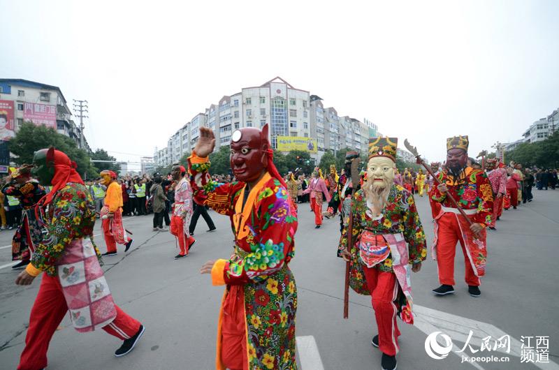高清图:江西南丰蜜橘文化旅游节举行踩街活动