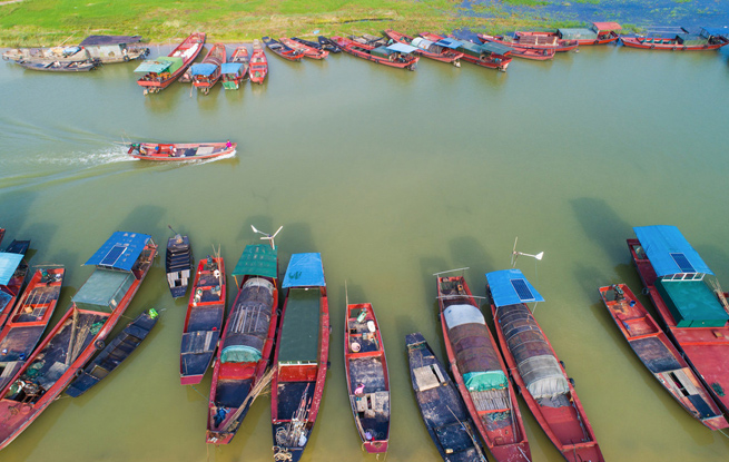 鄱阳湖第17个禁渔期即将结束 渔民整理渔具渔