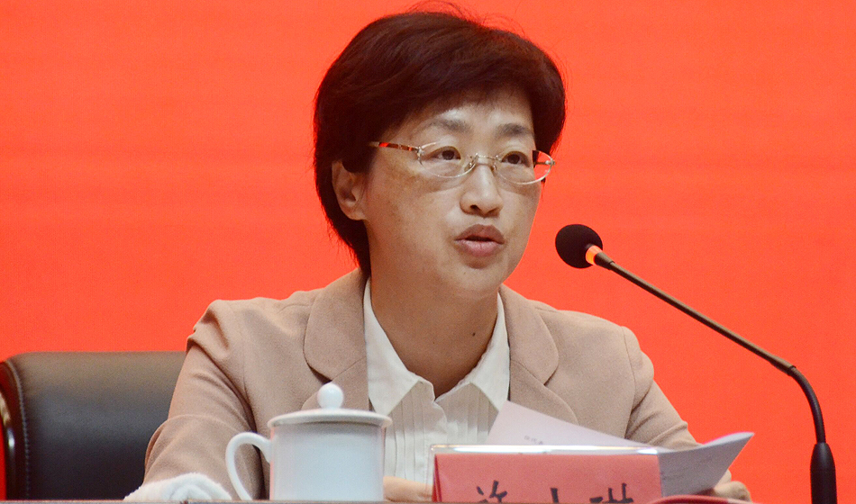 江西省委常委、宣傳部部長施小琳宣讀表彰決定