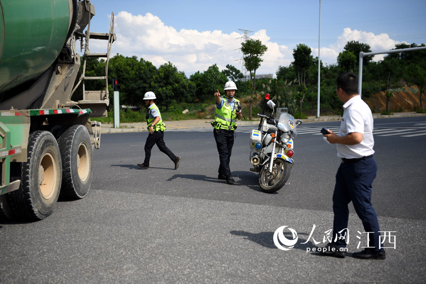 �롰�¹ʡ��ֳ������·��Ѳ�߽���Ѹ�ٸϵ��ֳ����������� ʱ���㣩