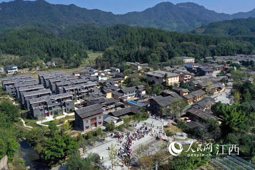 航拍江西全南雅溪古村围屋建筑蔚为壮观