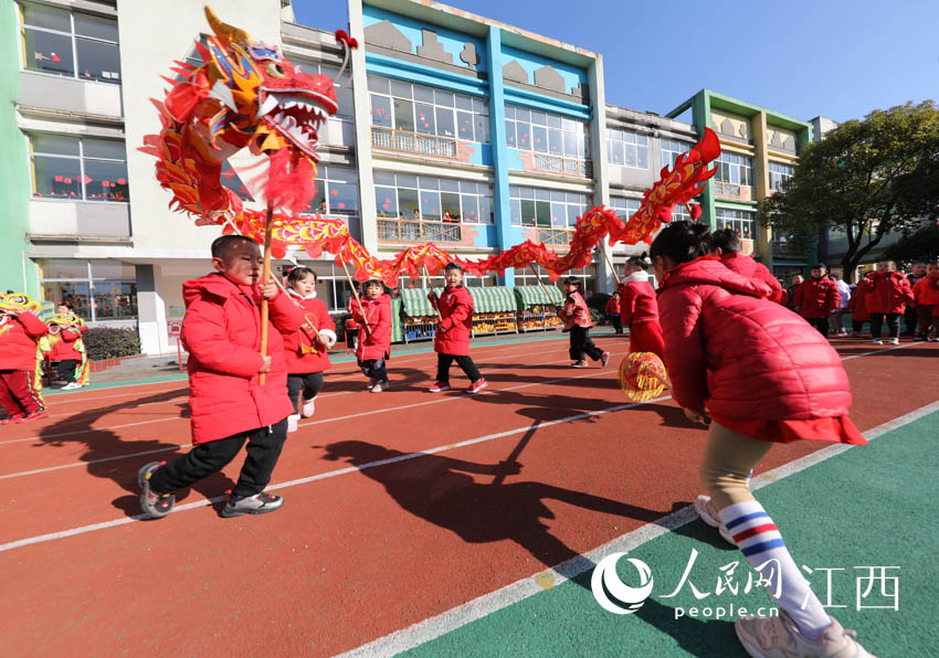 江西东乡:热热闹闹迎新年