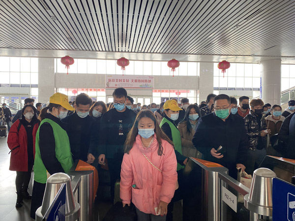 萍鄉北站迎來返程客流高峰。 羅倩 攝