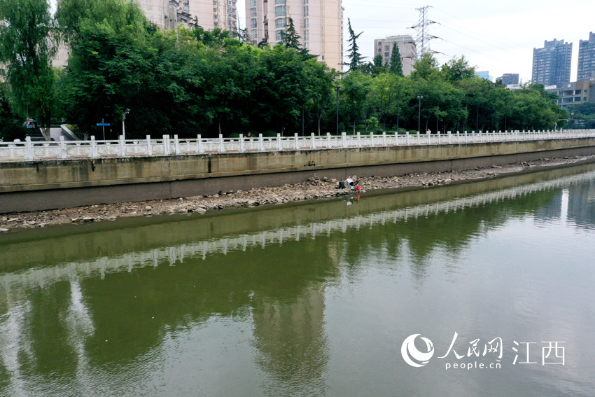 ������ˮ���ϲ������ĸ��ӻ����ڿա��������� ʱ���㣩