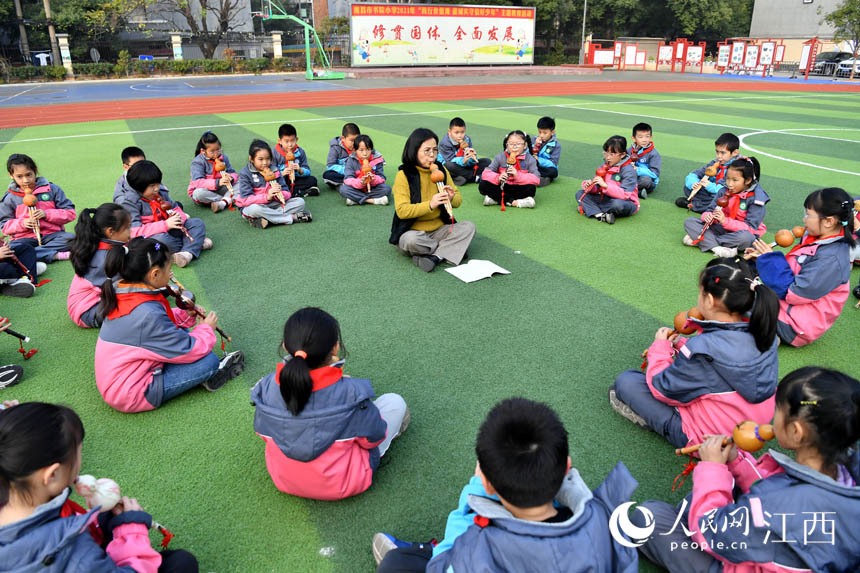 �ٳ��ϣ���ʦ���ڴ���ѧ���Ǵ����«˿�� ������ ʱ����