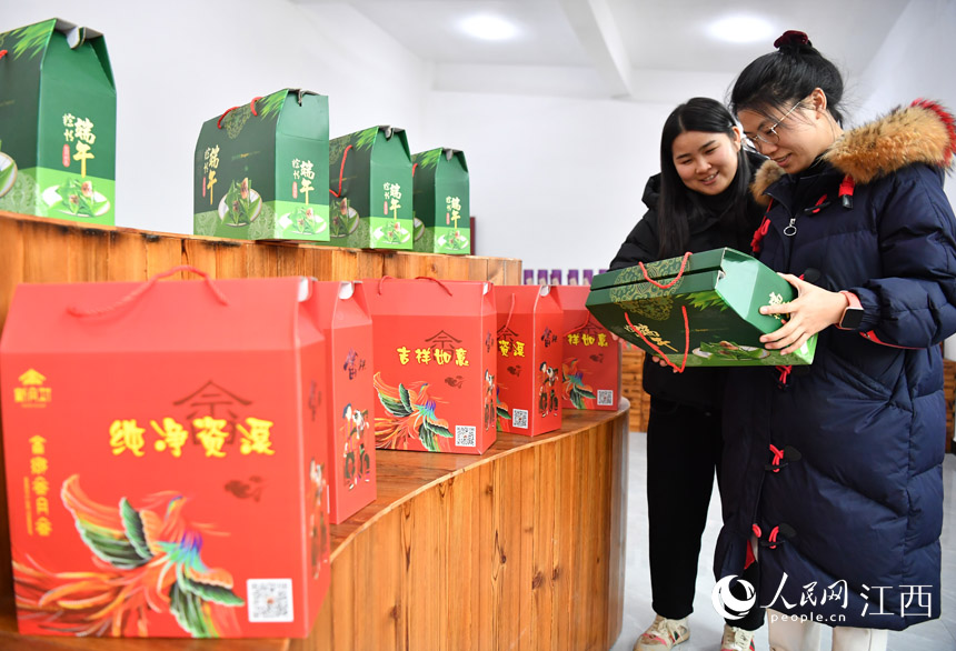 ���������չʾ���ڣ��ο������ڲ쿴�����Բ�����ɫ��Ʒ�� ������ ʱ����