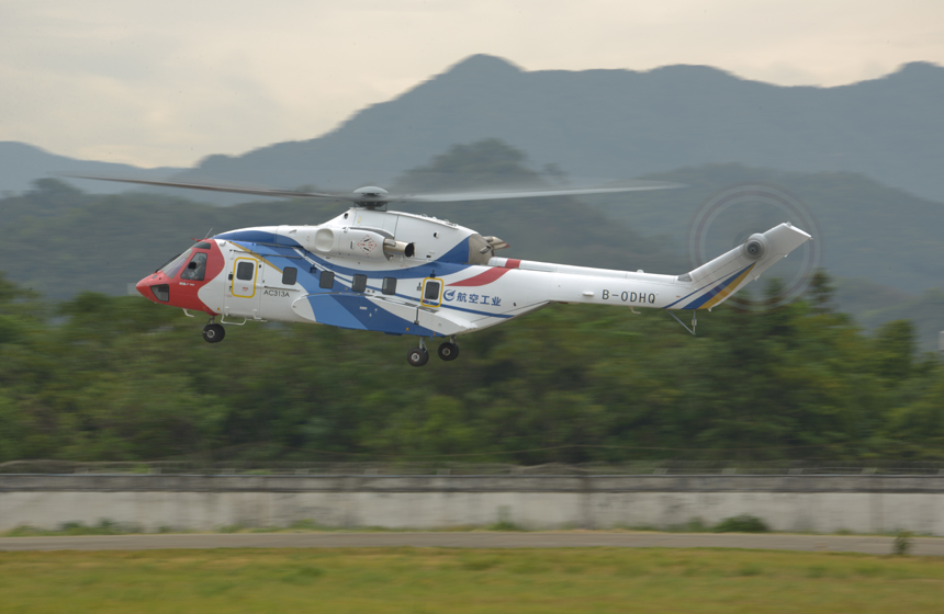 9月7日，AC313A第二架科研樣機PT02架機在景德鎮呂蒙機場成功首飛。張翼 攝