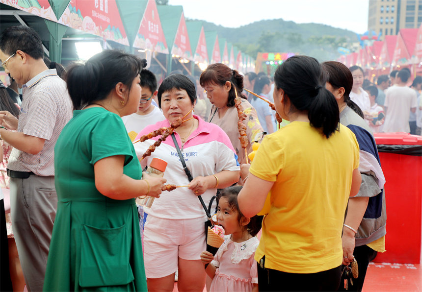 展销会现场。彭琴摄