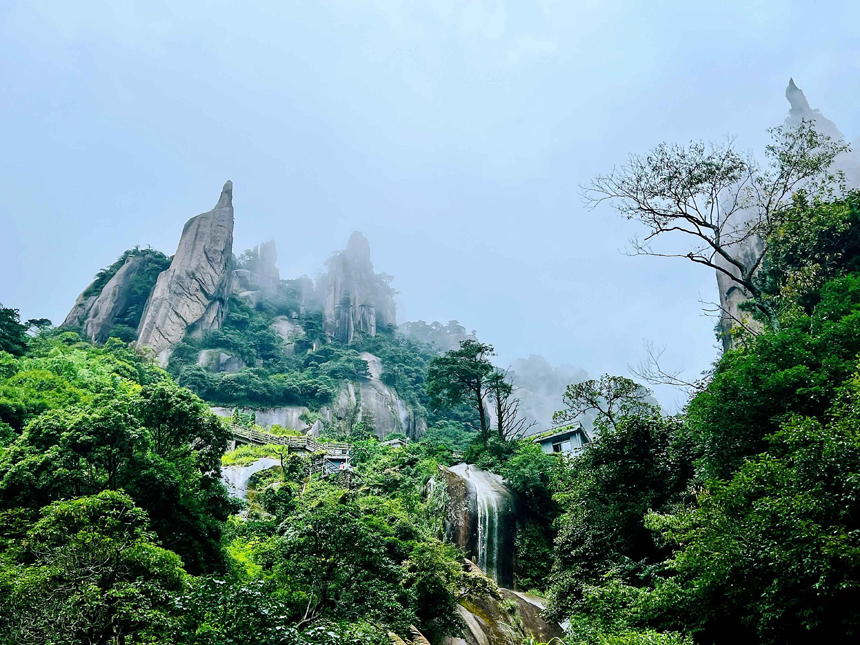 江西三清山美景。石林摄
