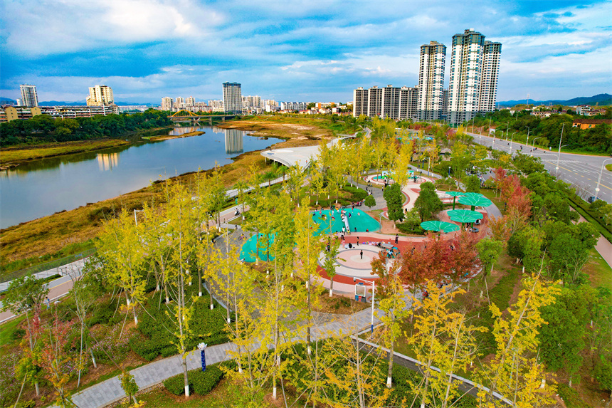 广昌县一处城市公园。危仁鹏摄