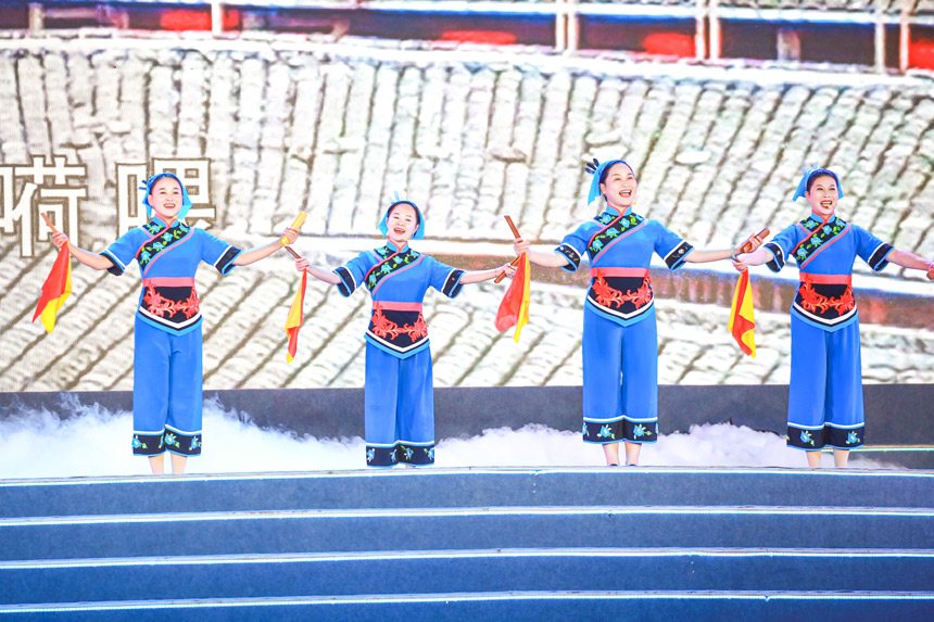 2023中国原生民歌节闭幕式现场。