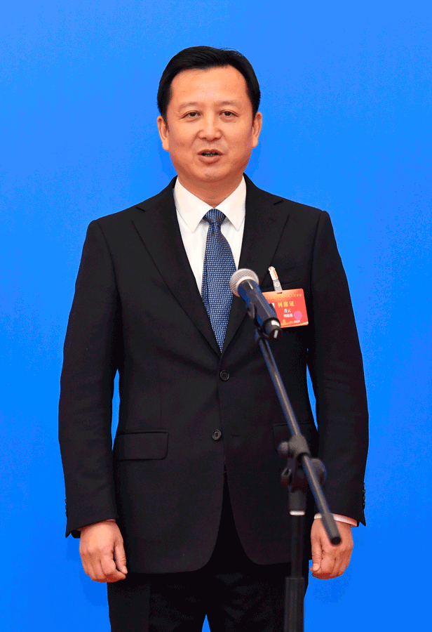 江西省国资委党委书记、主任肖云。 人民网记者 时雨摄