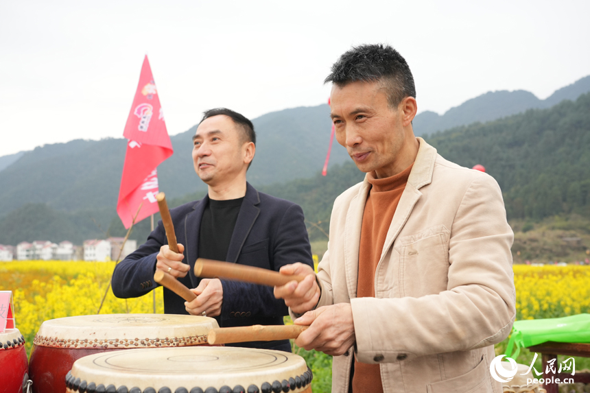 非物質文化表演。人民網 孔文進攝