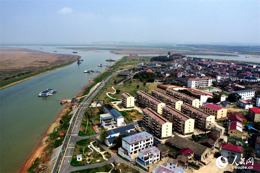 贛江和修河兩大水系在吳城鎮匯集進入鄱陽湖。 人民網記者 時雨攝