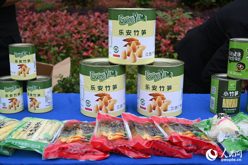 乐安县研发了竹笋罐头、开袋即食类小竹笋等100多个竹笋系列产品。人民网 黄睿靖摄