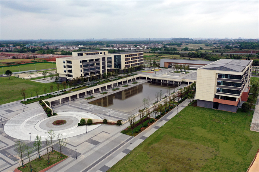 位于抚州东临新区高教园区的赣东职业技术学院。 人民网记者 时雨摄