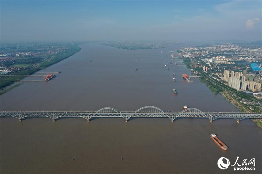 7月22日長江江西九江段水位實況。人民網記者 時雨攝