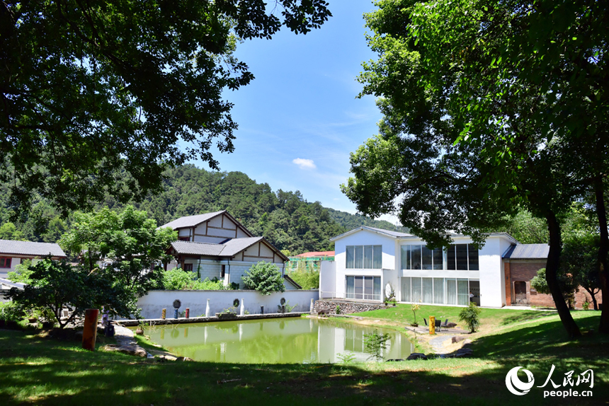 经过改造后的景德镇三宝村处处皆景，如世外“陶”源。人民网记者 时雨摄