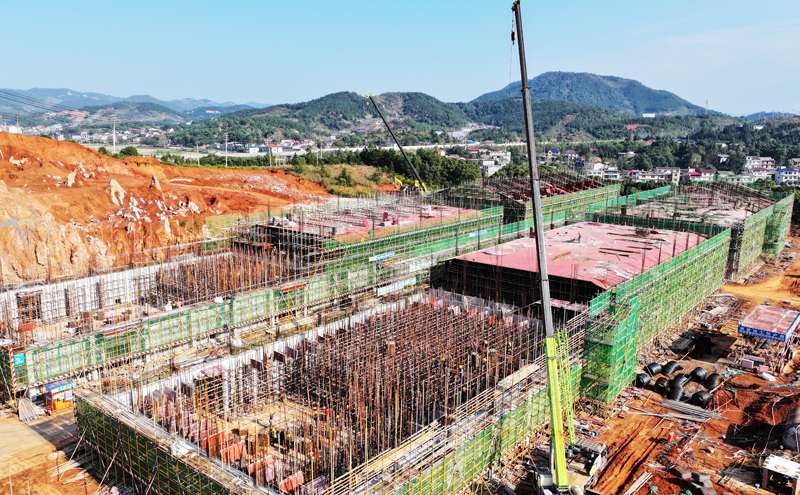 上栗縣高標准糧食倉儲物流基礎設施建設項目現場。