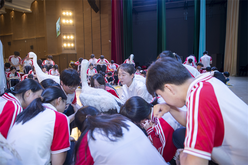 “自然課堂”在國科共青城實驗學校開講。