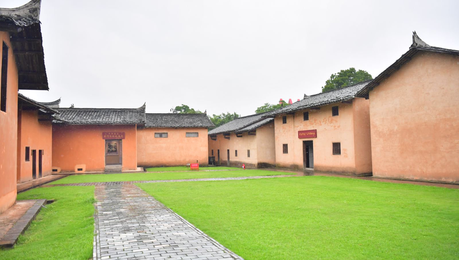 赣州瑞金共和国摇篮景区一角。