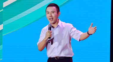 毛浩夫：双语讲述中国故事