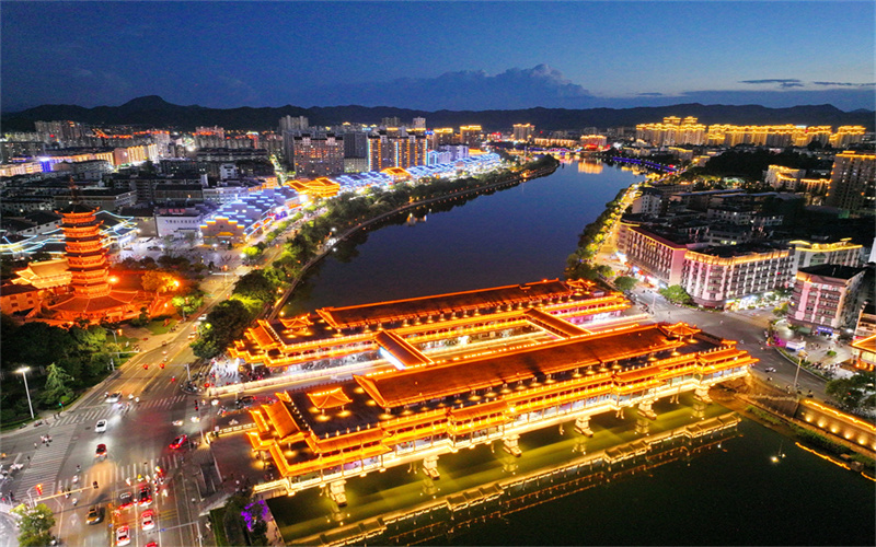 江西石城：“夜游经济”激发消费活力