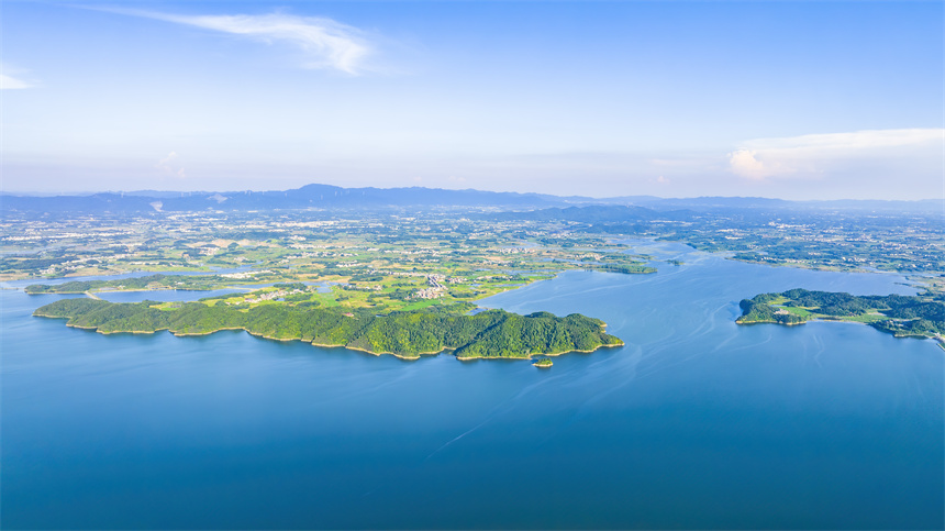 7月1日，江豚灣水生生物保護基地風景如畫。李學華攝