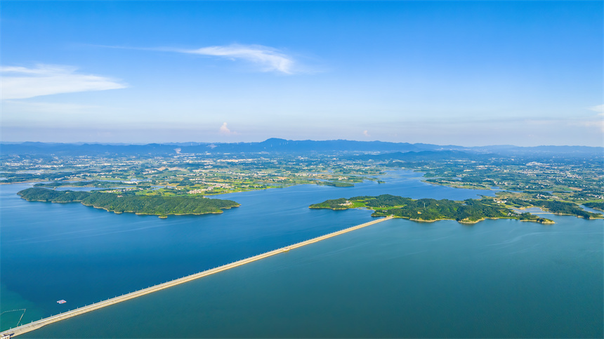 7月1日，江豚灣水生生物保護基地風景如畫。李學華攝