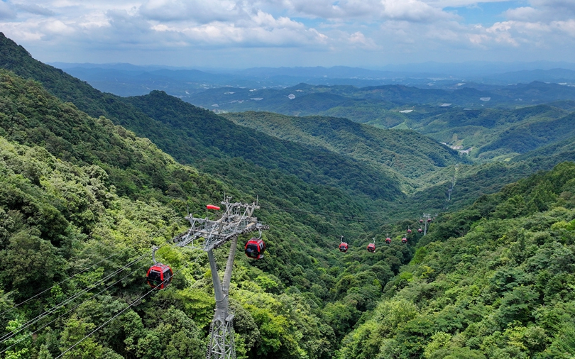 江西安远：暑期旅游热度攀升