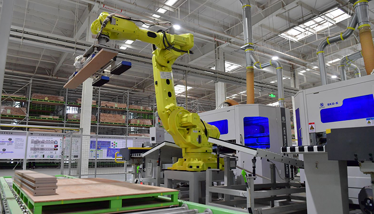 家具生产线上的“智能木匠”