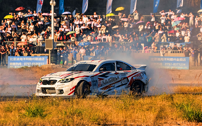 2025粵港澳大灣區汽車飄移錦標賽江西上猶站比賽現場。羅寧攝