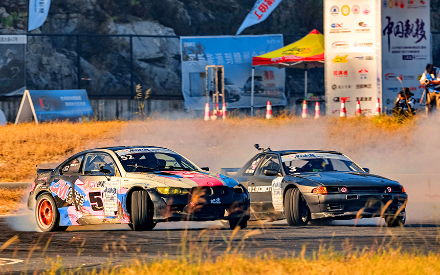 2025粵港澳大灣區汽車飄移錦標賽江西上猶站比賽現場。羅寧攝