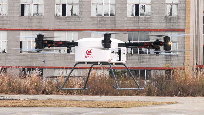 12月10日，AR-E800在江西省景德镇高新机场首飞。 刘圣杰摄