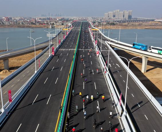 江西南昌：綠色騎行探新橋