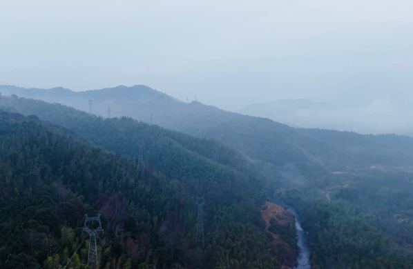 三十載巡山路 守護電力“動脈”安全