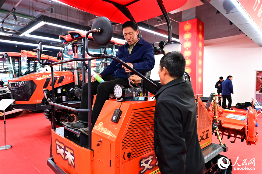 第六屆中部農業機械及農業科技展覽會現場。人民網記者 朱海鵬攝