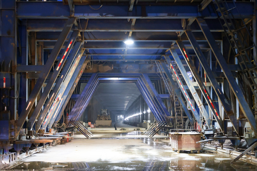 2号隧道施工现场。叶深文摄