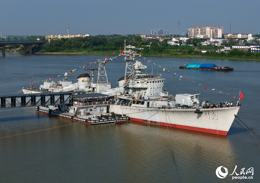 4月18日，航拍位於南昌市紅谷灘區的南昌艦主題公園。人民網記者 毛思遠攝