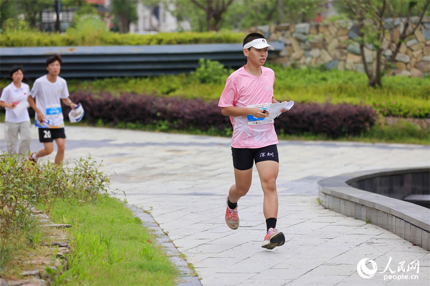 2026“尋找美麗中華”全國鄉村定向系列賽（江西崇義站）比賽現場。人民網記者 朱海鵬攝