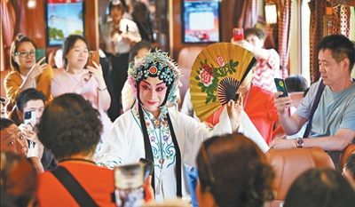 文旅专列助力暑期消费