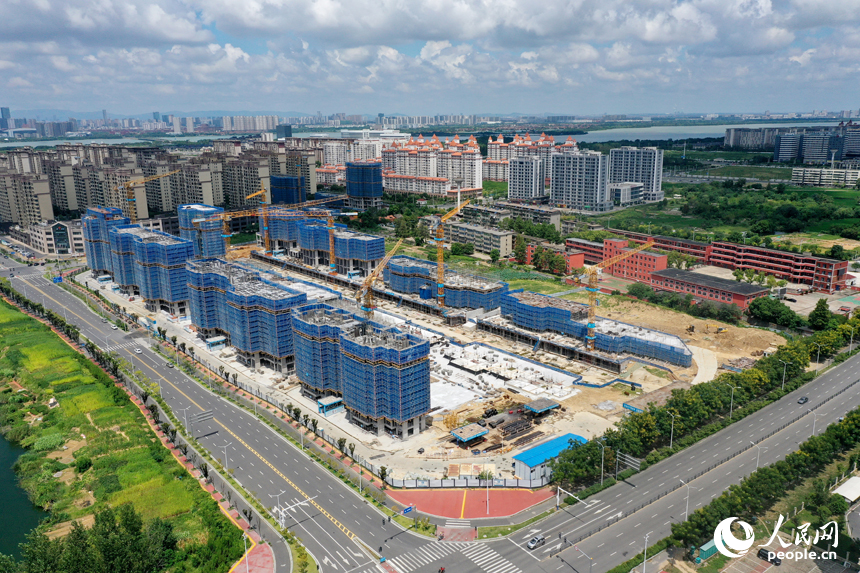 江西省南昌市高新區瑤湖花園七期安置房項目正在建設中。人民網記者 時雨攝